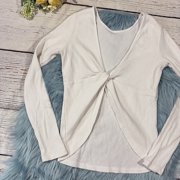 Monrow Rib Twisted Back Top in White - Picture 3 of 9